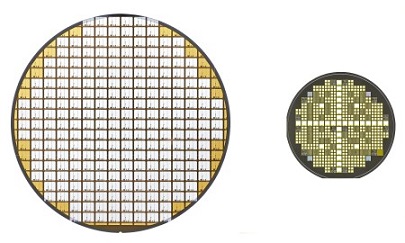 左：シリコンパワー半導体ウェーハ(トランジスタ)　  右：SiCパワー半導体ウェーハ(トランジスタ)